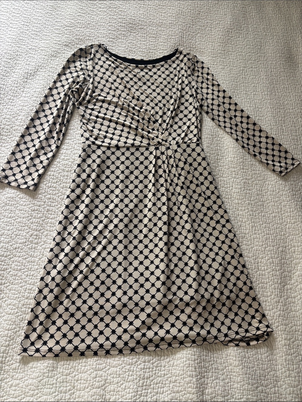 Gilli Beige and Black Long Sleeve Knot-Front Dress